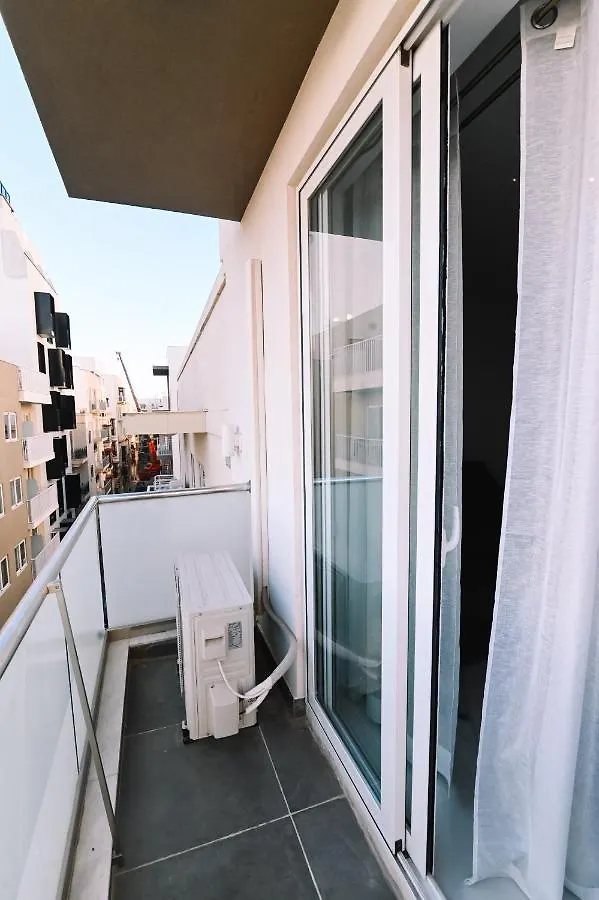 Spacious 3 Bedroom In Sliema!