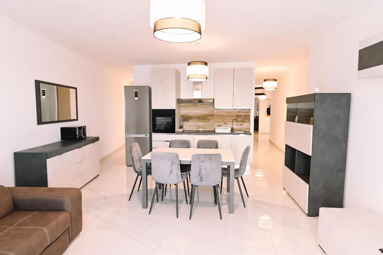Апартаменты Spacious 3 Bedroom In Sliema! Мальта