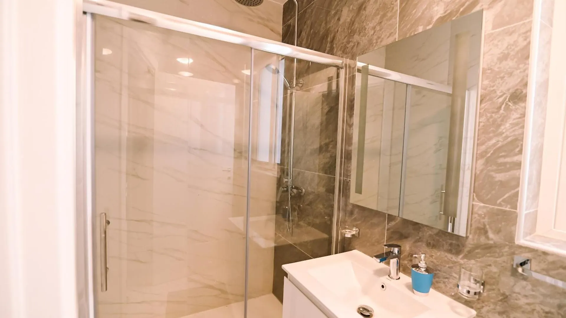 Spacious 3 Bedroom In Sliema! 0*, Слима Мальта