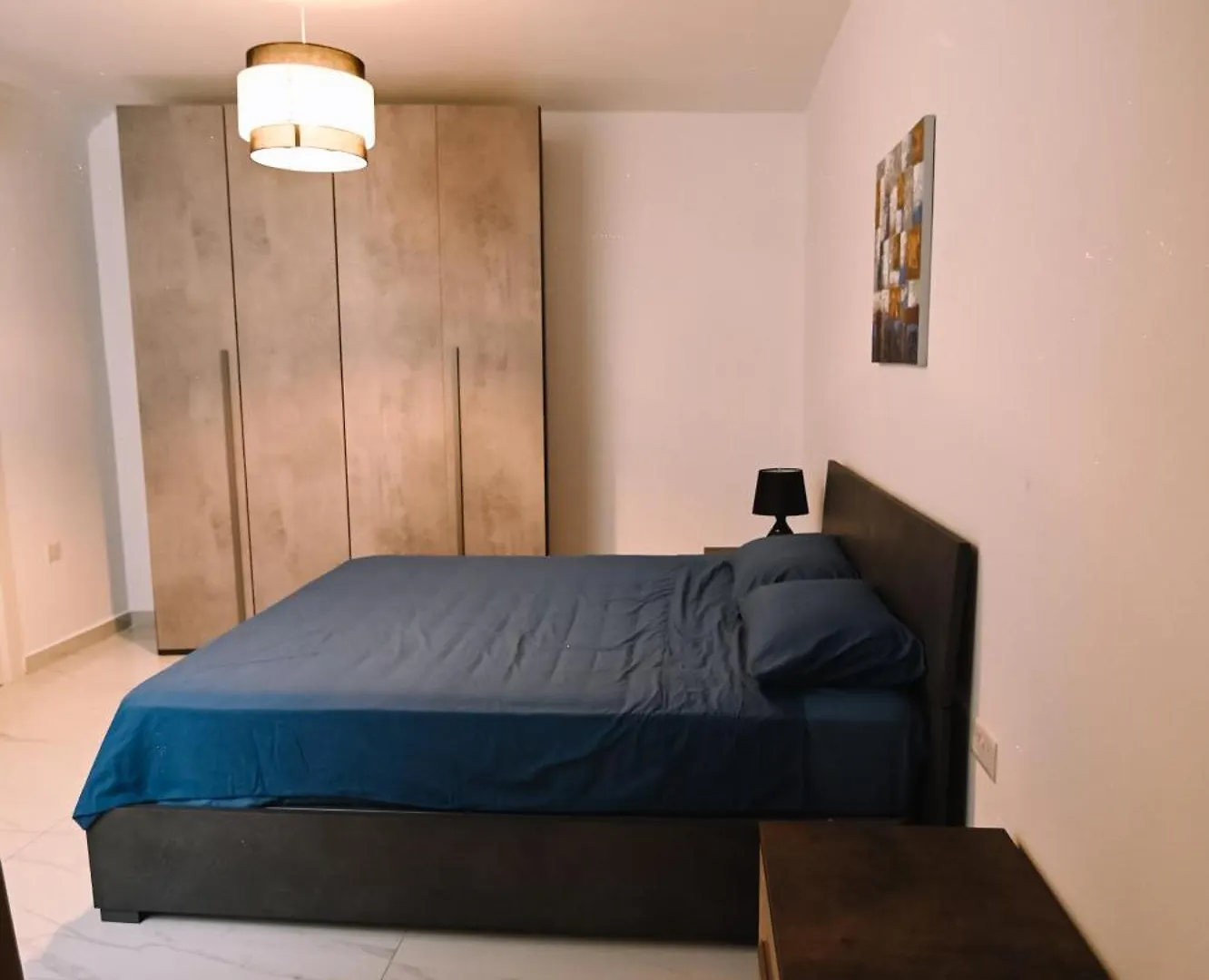 Spacious 3 Bedroom In Sliema! 0*, Слима