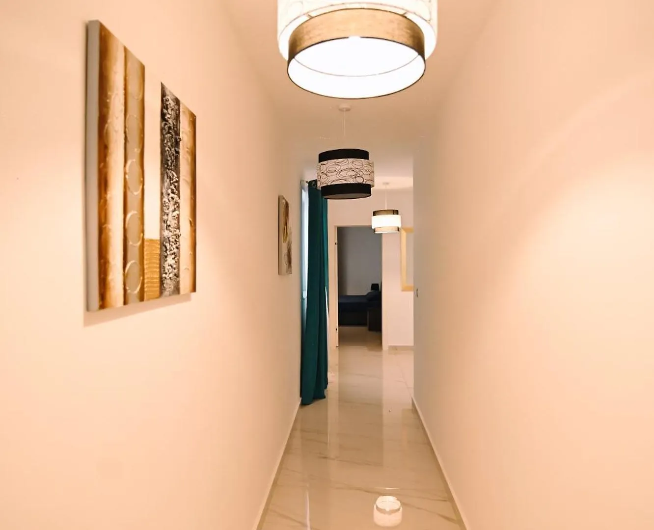 Spacious 3 Bedroom In Sliema! Мальта